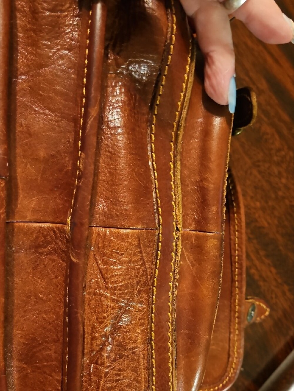 I Medici Brown Leather Messenger Bag - Picture 3 of 8